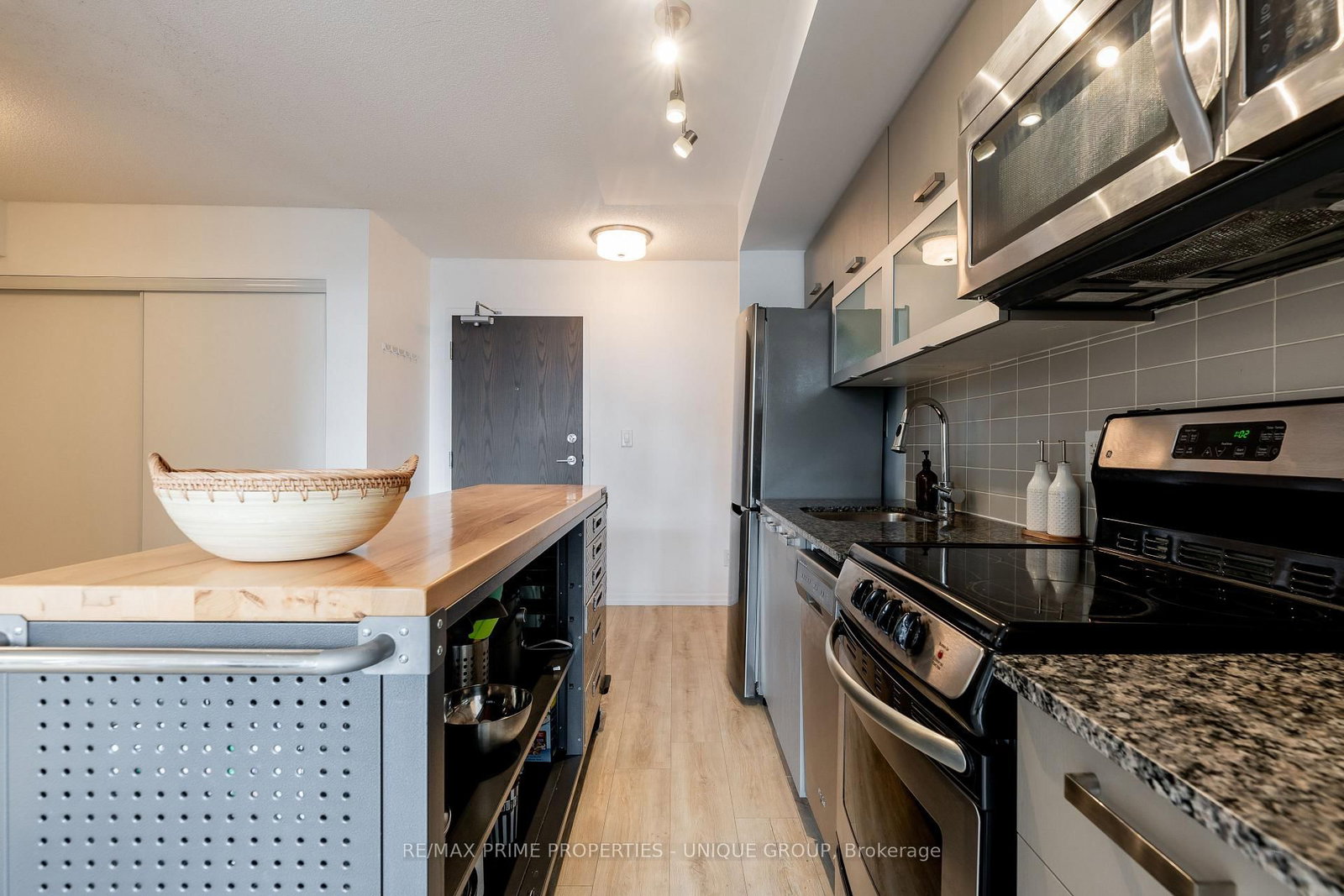 Listing Image 13