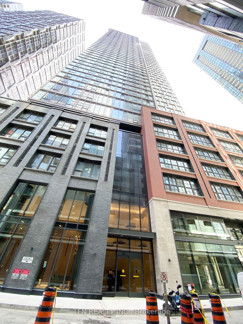 home for lease on 3715-55 Mercer Street