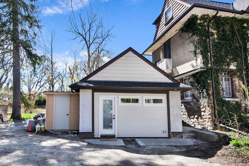 home for lease on Coach-223 Blythwood Road