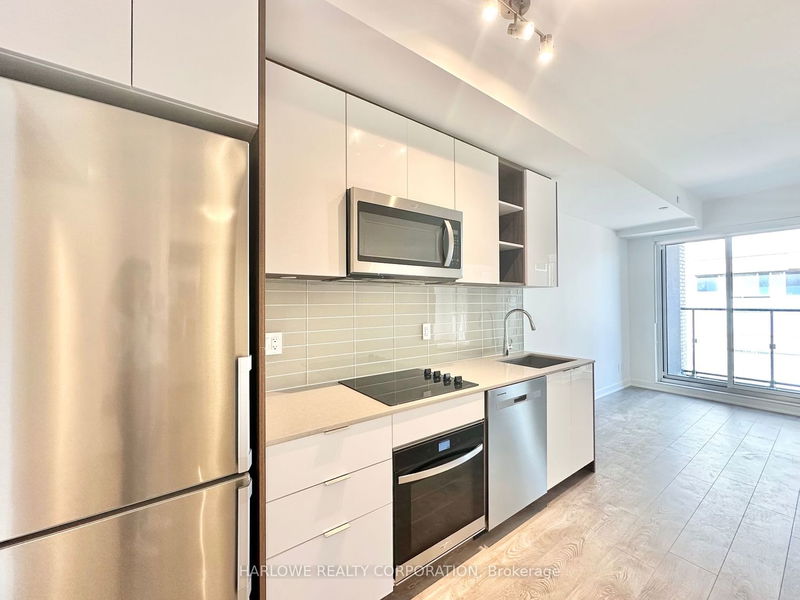 home for lease on 310-543 Richmond Street W