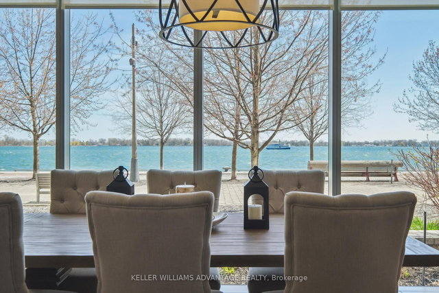 TH112 - 39 Queens Quay E