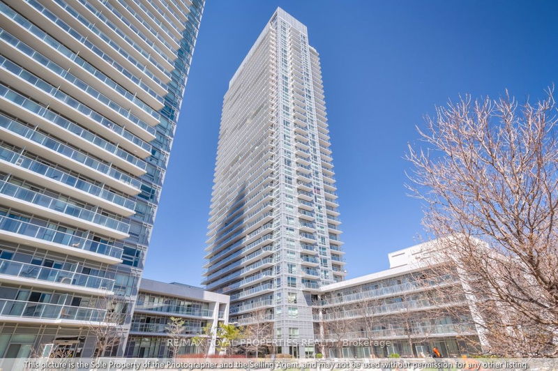 home for sale on 1503-2015 Sheppard Avenue E