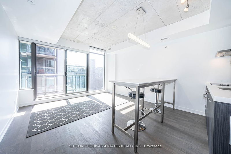 home for lease on 635-461 Adelaide Street W