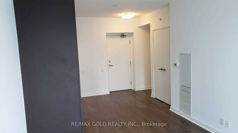 home for lease on 2007-15 Grenville Street