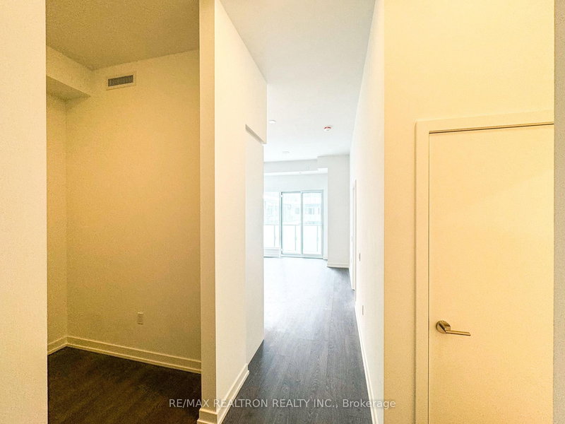 S802 - 8 Olympic Garden Dr, Toronto, M2M 0B9 | Image 2