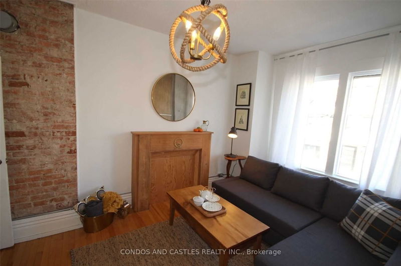 home for lease on 2-467 Richmond Street E
