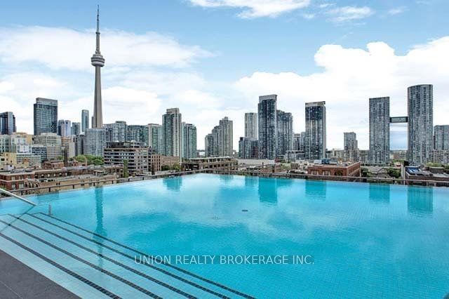 home for lease on 222-560 King Street W