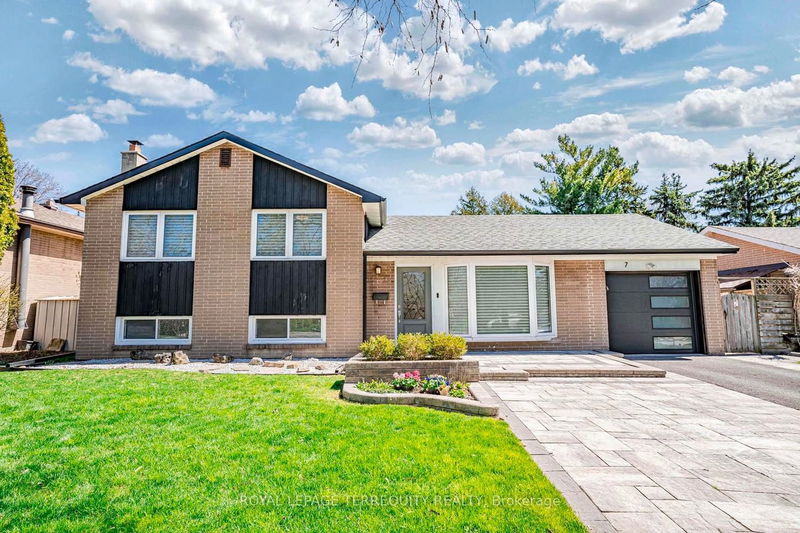 home for sale on 7 Treadgold Crescent