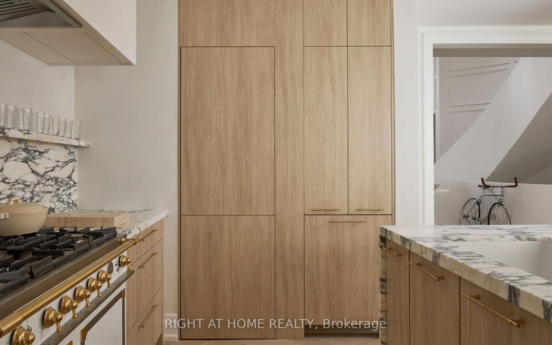 37 Rippleton Rd, Toronto, M3B 1H4 | Image 2