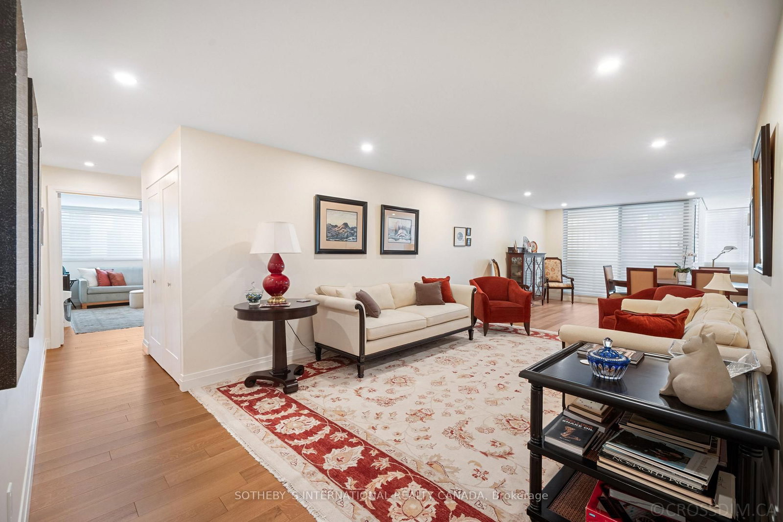 Listing Image 7