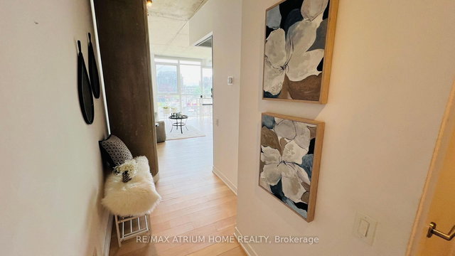 508 - 318 King Street E