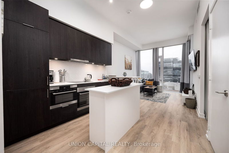 home for lease on 1313-158 Front Street E