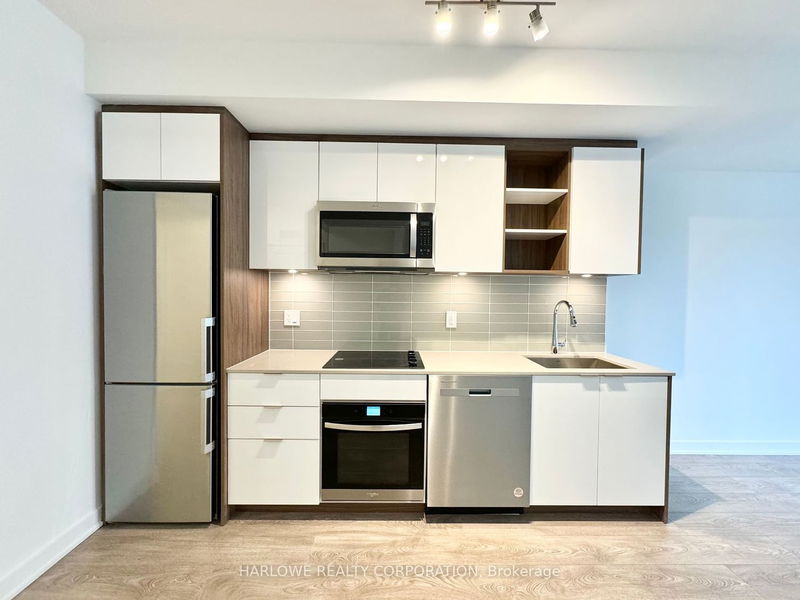 home for lease on 543-543 Richmond Street W