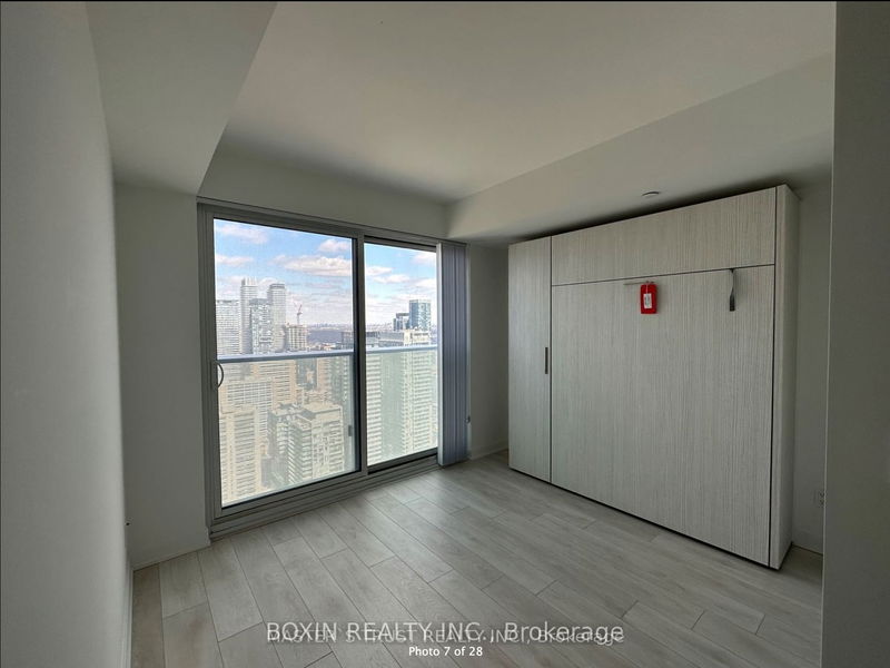 home for lease on 4704-501 Yonge Street