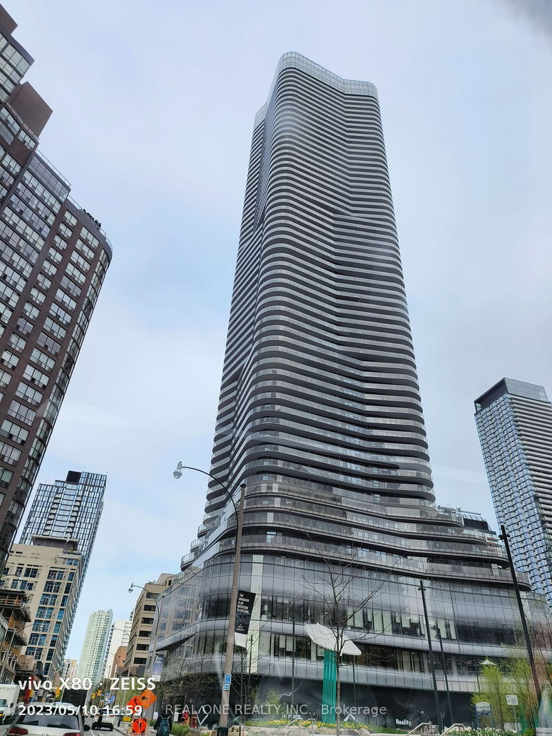 home for lease on 5902-11 Wellesley Street W