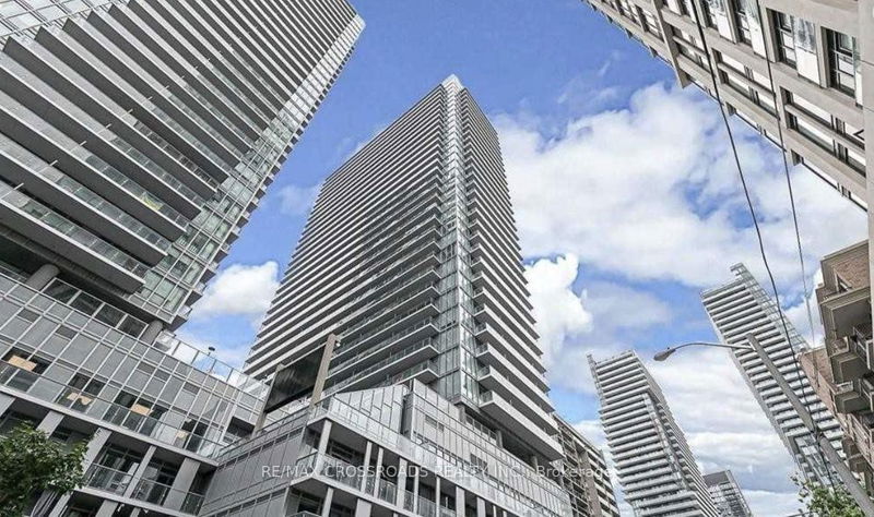 home for lease on 1703-195 Redpath Avenue
