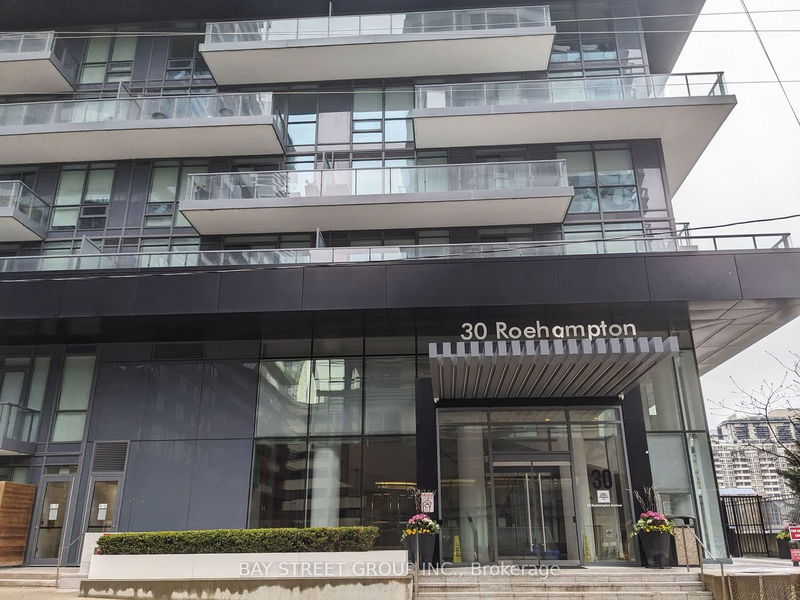 home for lease on 3101-30 Roehampton Avenue