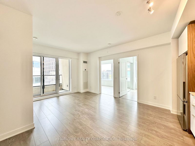 home for lease on 544-543 Richmond Street W