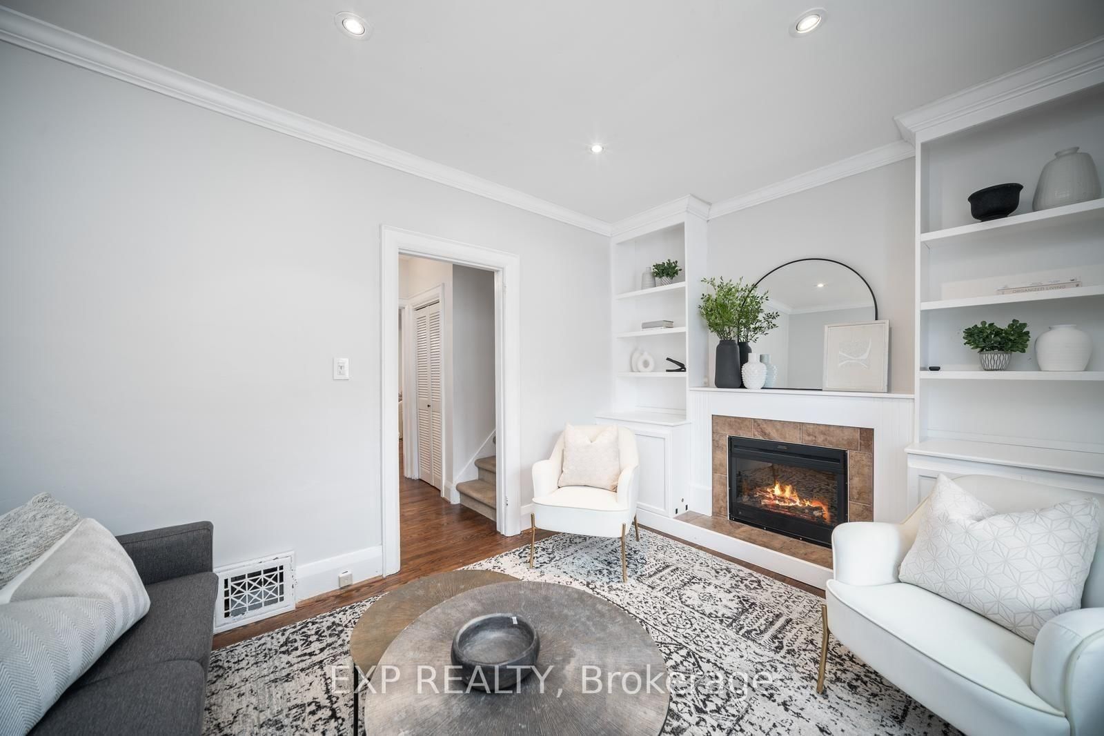 Listing Image 5