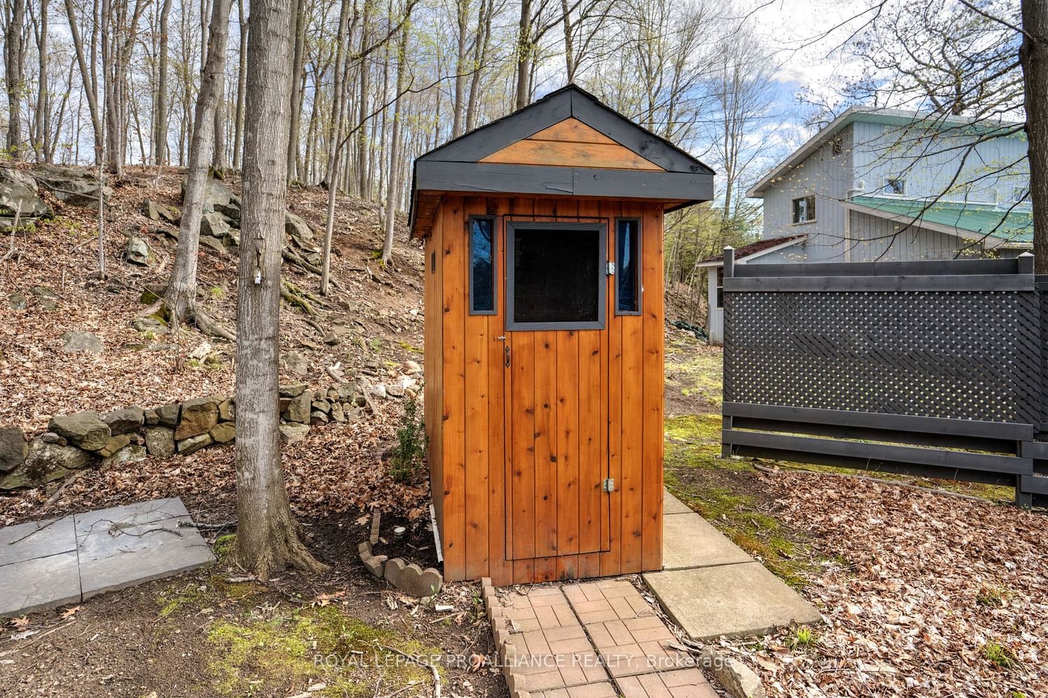Listing Image 8