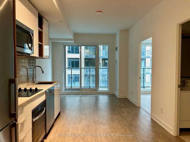 home for sale on 923-543 Richmond Street W