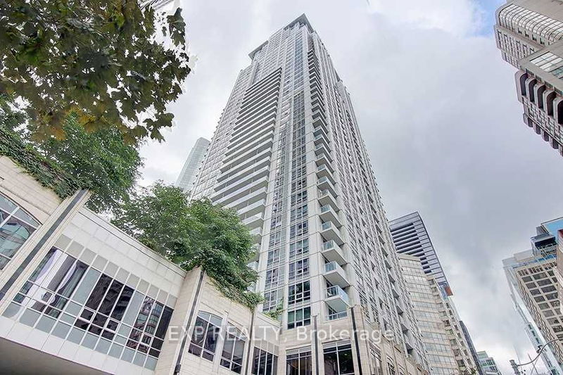 home for lease on 2208-761 Bay Street