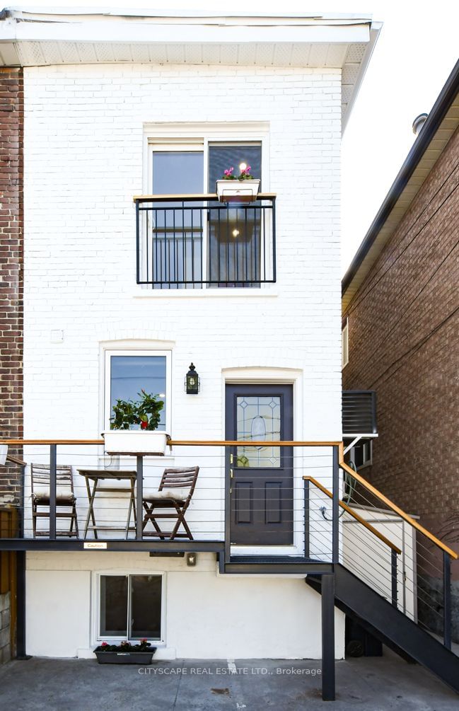 home for lease on Back-5 Federal Street