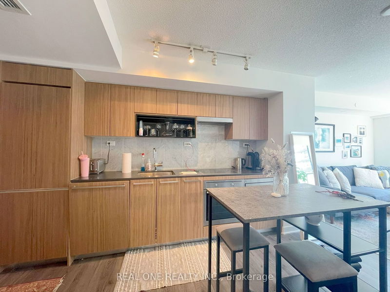 home for lease on 915-80 Queens Wharf Road