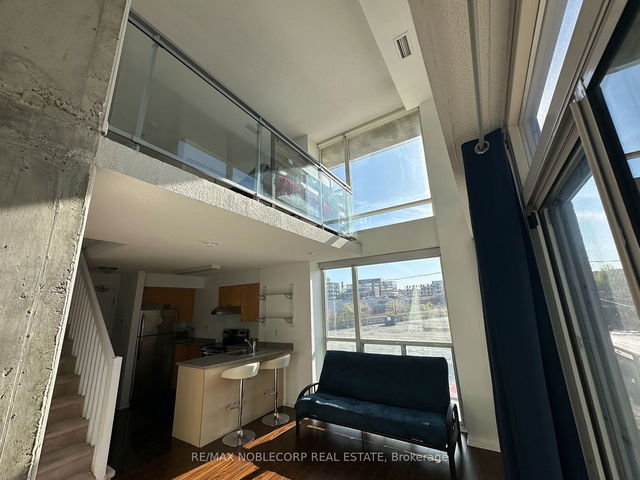 208 - 1029 King Street