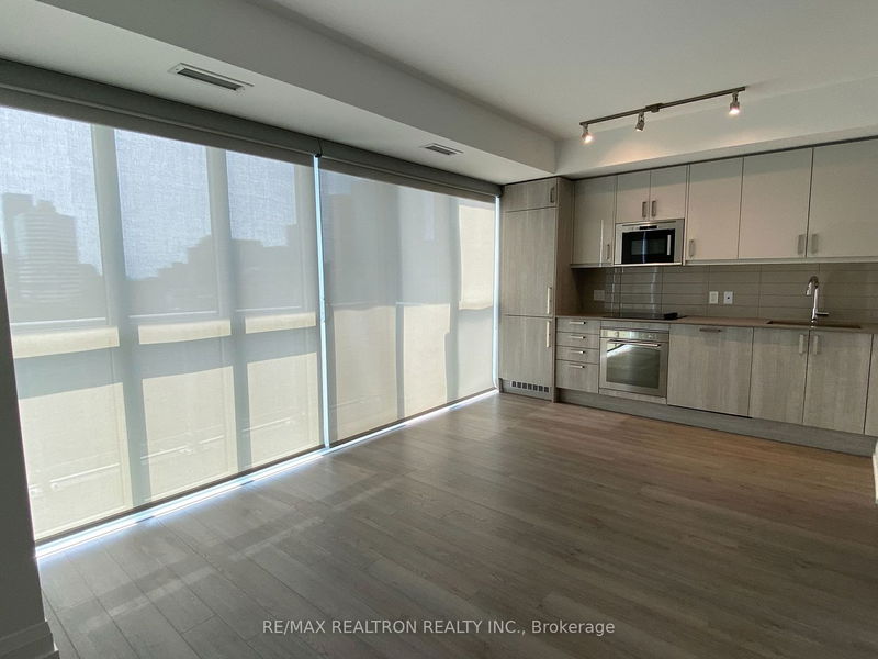 home for lease on 2305-77 Mutual Street
