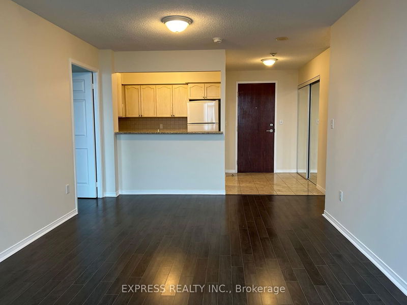 home for lease on Ph11-39 Pemberton Avenue