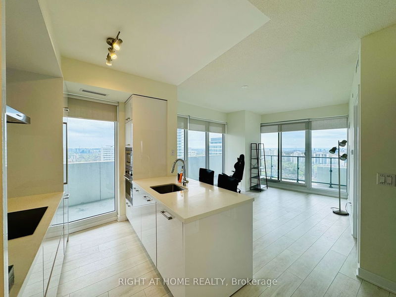 home for lease on 2503-2221 Yonge Street