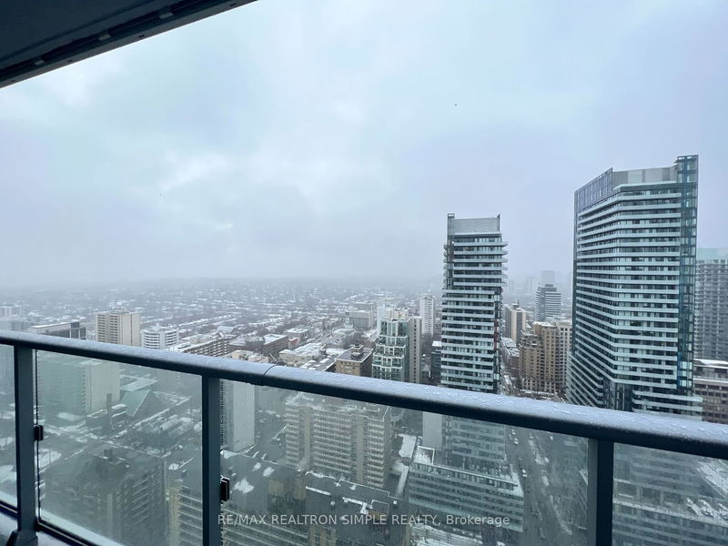 home for lease on 3608-195 Redpath Avenue