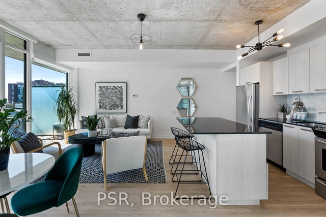 517 - 95 Bathurst Street