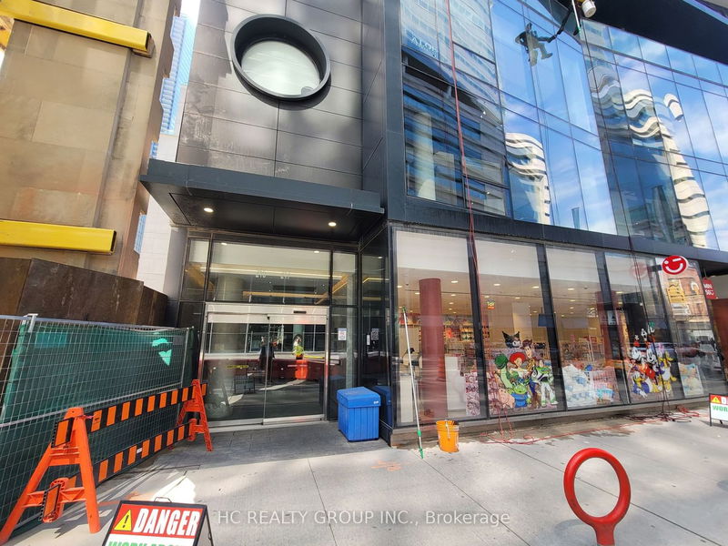 home for lease on 909-215 Queen Street W