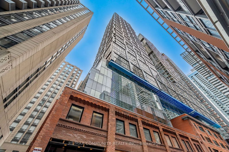 home for lease on 1101-15 Mercer Street