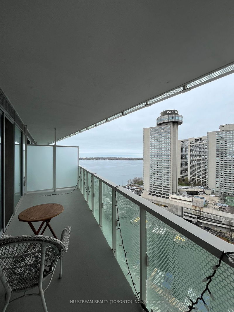 home for lease on 2106-15 Queens Quay E
