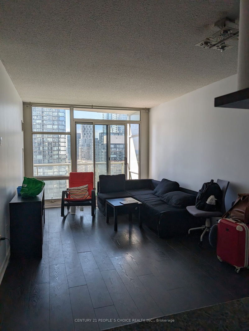 home for lease on 2201-10 Navy Wharf Court