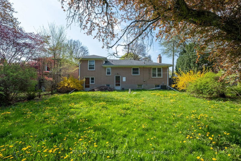 136 Santa Barbara Rd, Toronto, M2N 2C5 | Image 3