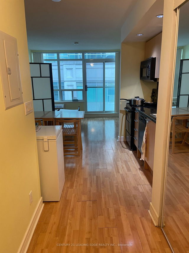 Uph03 - 19 Avondale Avenue