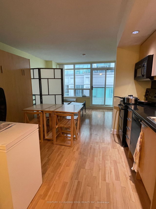 Uph03 - 19 Avondale Avenue