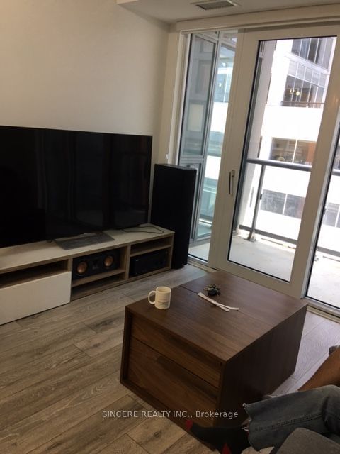 home for lease on 708-108 Peter Street