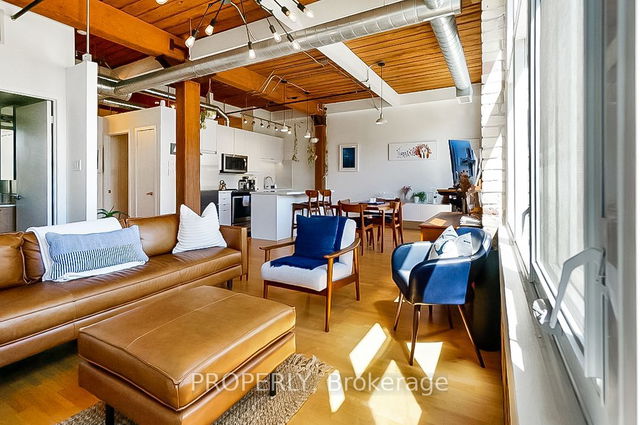 315 - 955 Queen Street