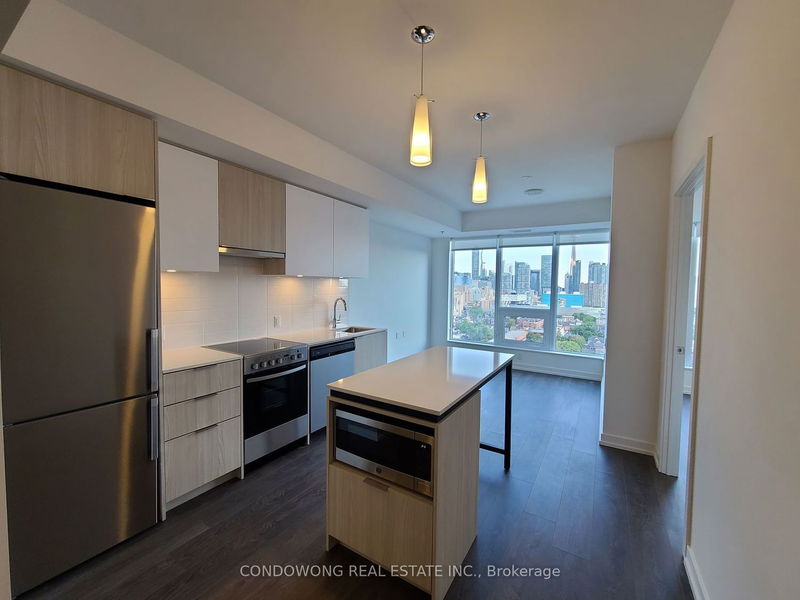 home for lease on 1401-203 College Street