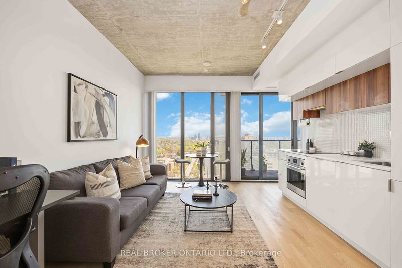 home for sale on 1506-185 Roehampton Avenue