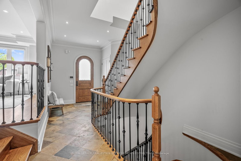 343 Laird Dr, Toronto, M4G 3Y1 | Image 3