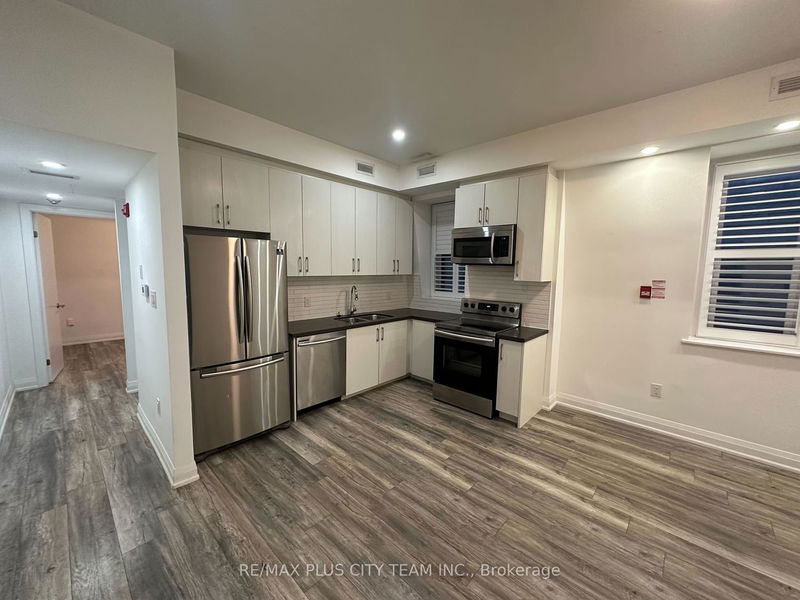 home for lease on 6-209 Jarvis Street