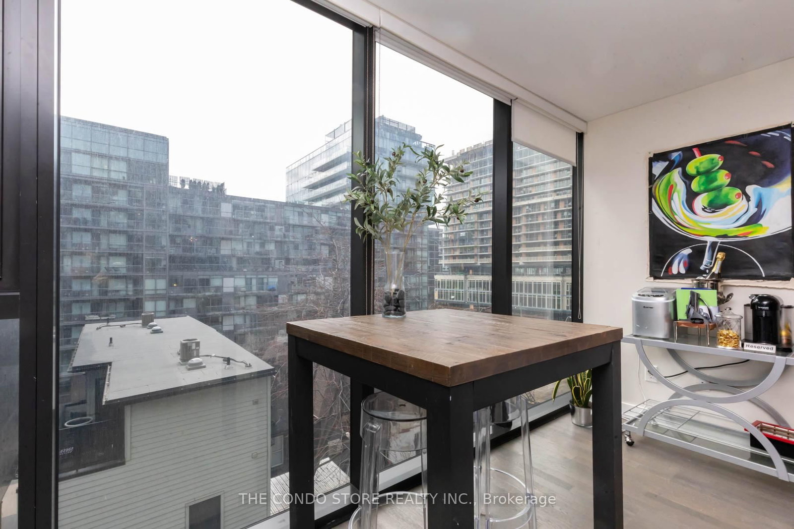 Listing Image 10