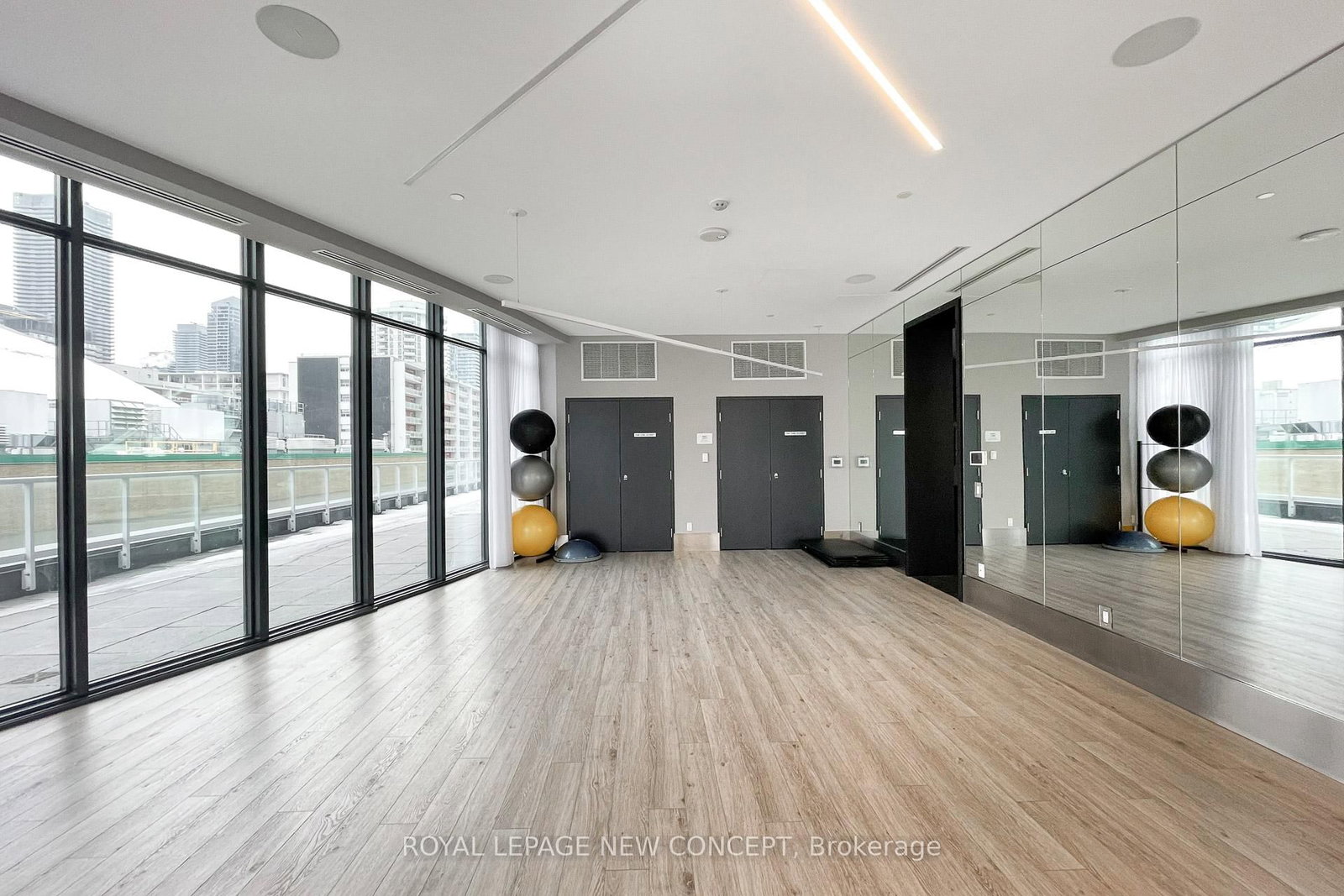 Listing Image 28