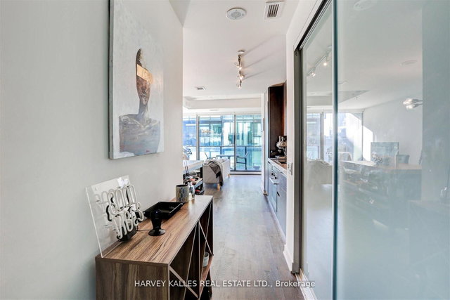 932 - 629 King Street W